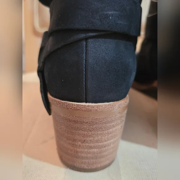 UGGS ELORA BLACK ANKLE BOOTS BOOTIE SIZE 7 - Picture 5 of 7